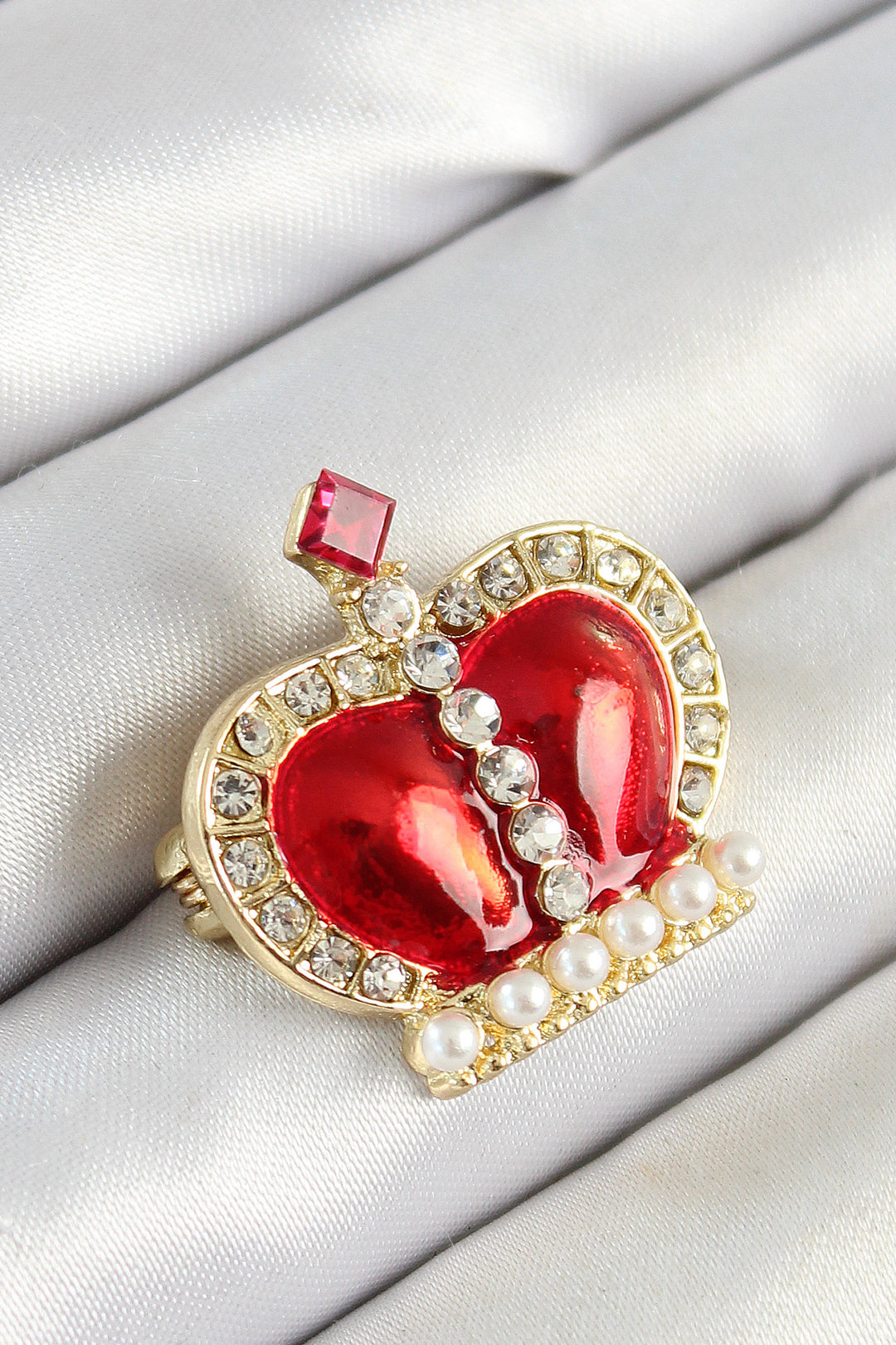 EBJ Brooch with Zircon Stone Pearl Detailed Red 3D Queen Crown Figure Gold Color Women's Brooch - Mazatlán