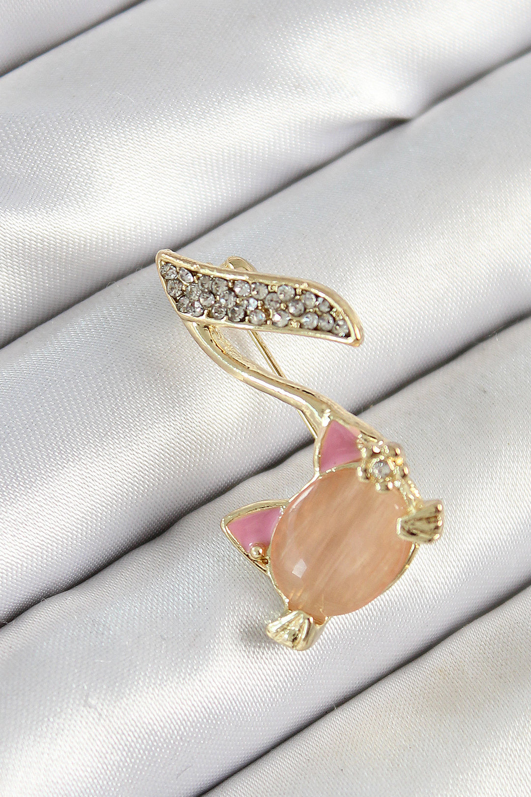 EBJ Gold Color Women's Brooch with 3D Cat Detailed Note Figure with Zircon Stone - Ciudad Constitución