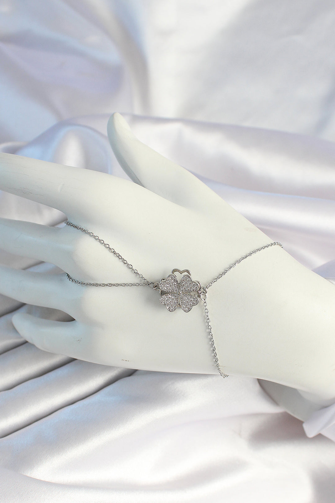 EBJ 316L Steel Chain Silver Color Rotating Clover Şahmeran - Loughborough