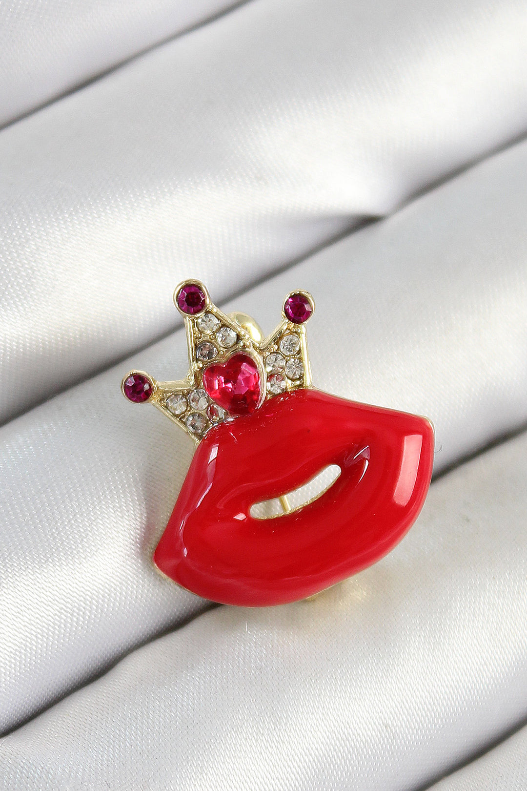 EBJ Queen Crown with Zircon Stone Detailed 3D Red Lips Figure Gold Color Women's Brooch - Halberstadt