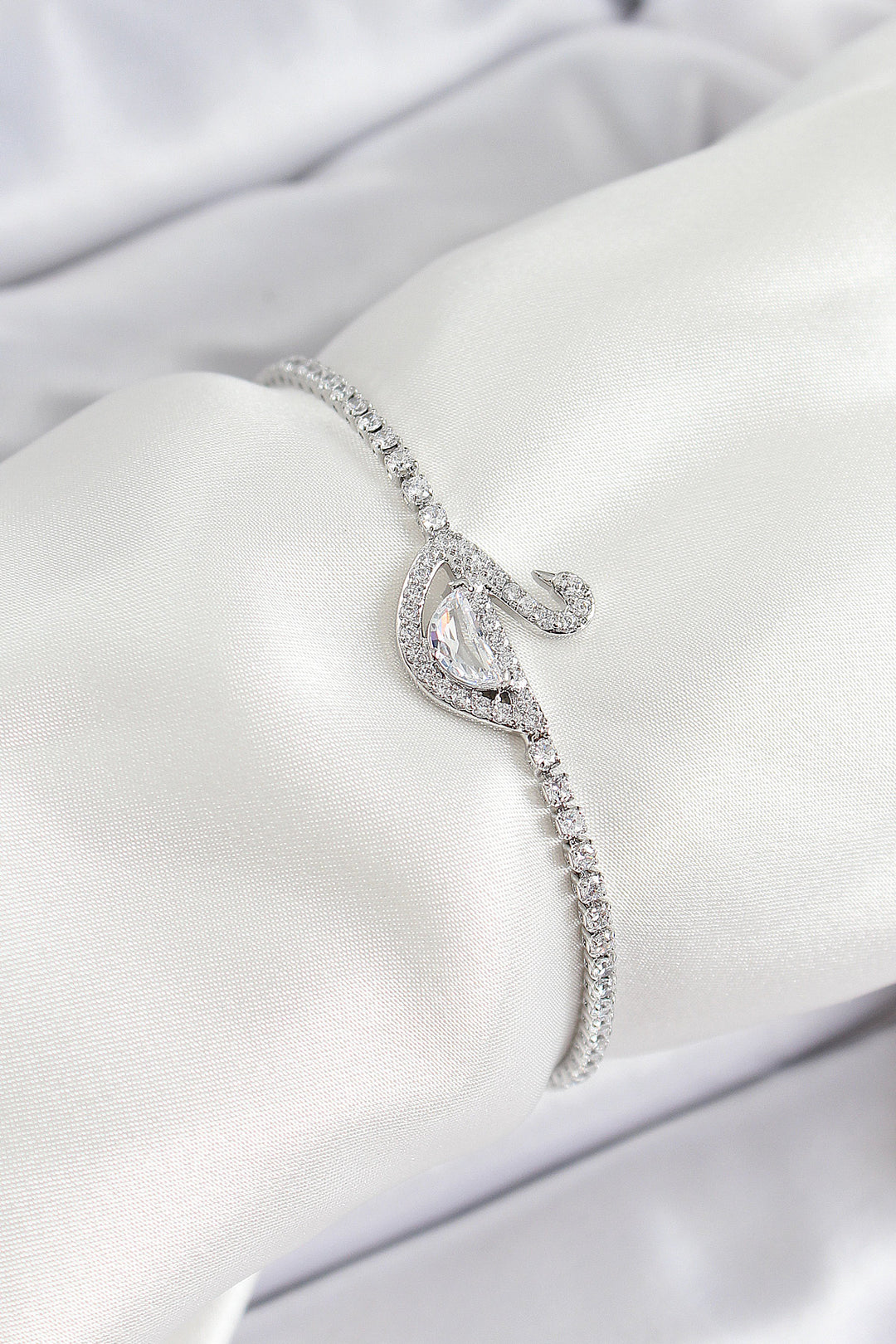EBJ Rice Silver Color Swan Model Women's Bracelet with Zircon Stone - Minsk