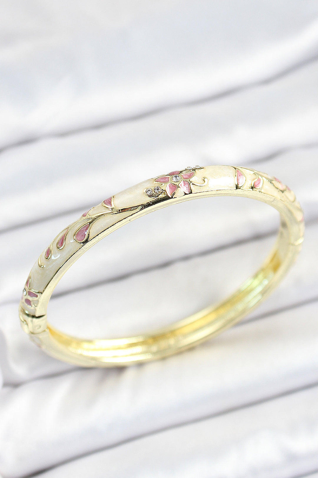 EBJ Mineli Rice Zircon Stone Pink Flower Pattern Gold Color Women's Cuff - San Felipe del Progreso