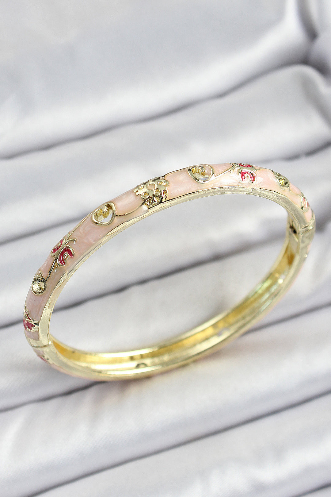 EBJ Colorful Rice Grain Patterned Women's Cuff - Caerphilly
