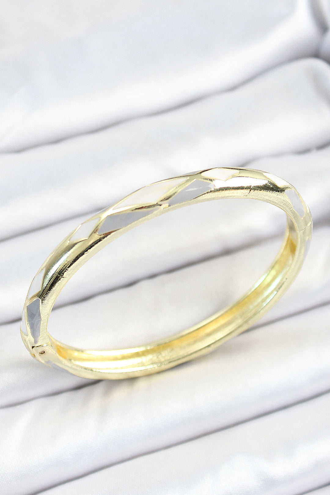 EBJ Mineli Rice Gray White Baklava Pattern Gold Color Women's Cuff - Salinas