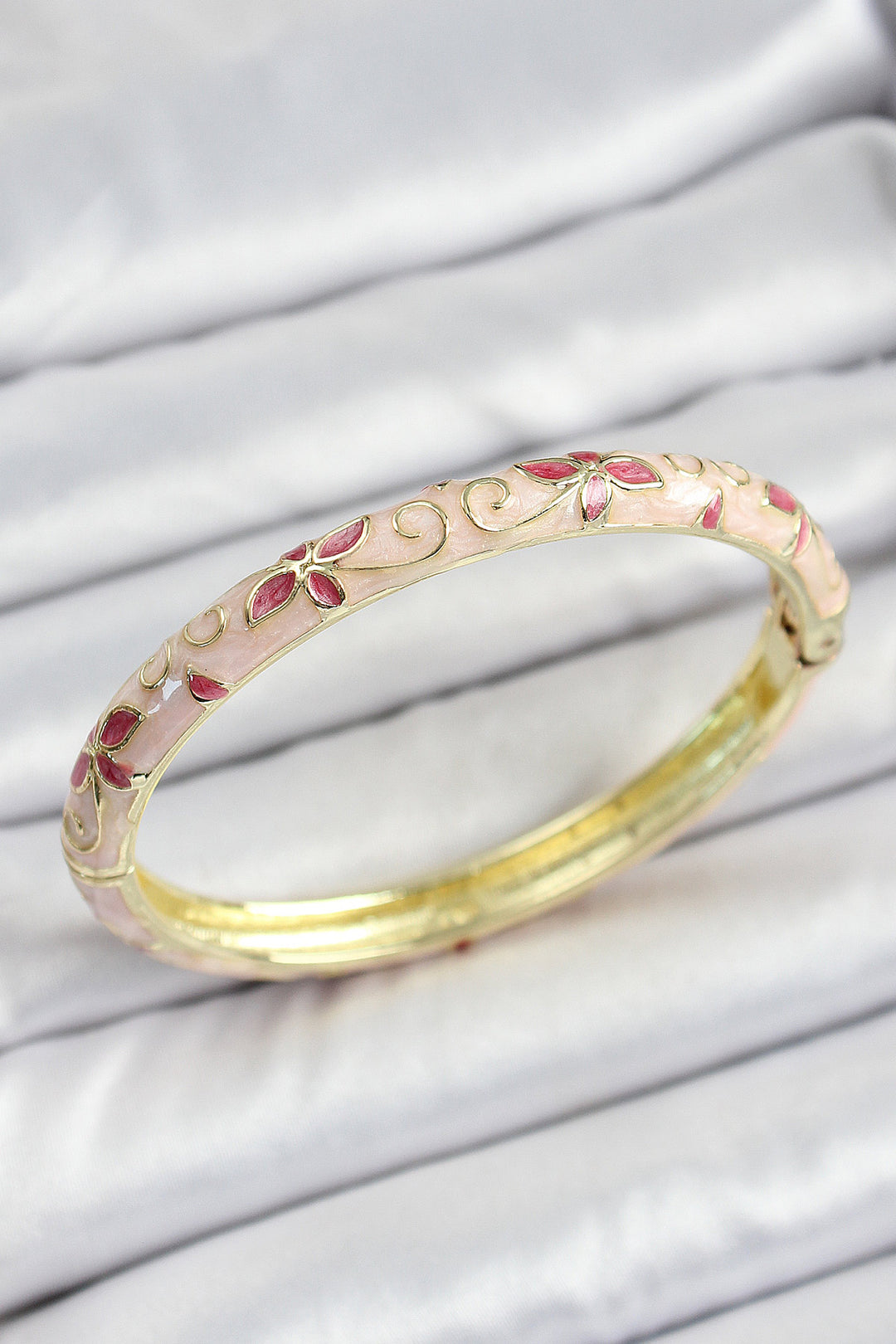 EBJ Mineli Rice Pink Flower Patterned Women's Cuff - College Station