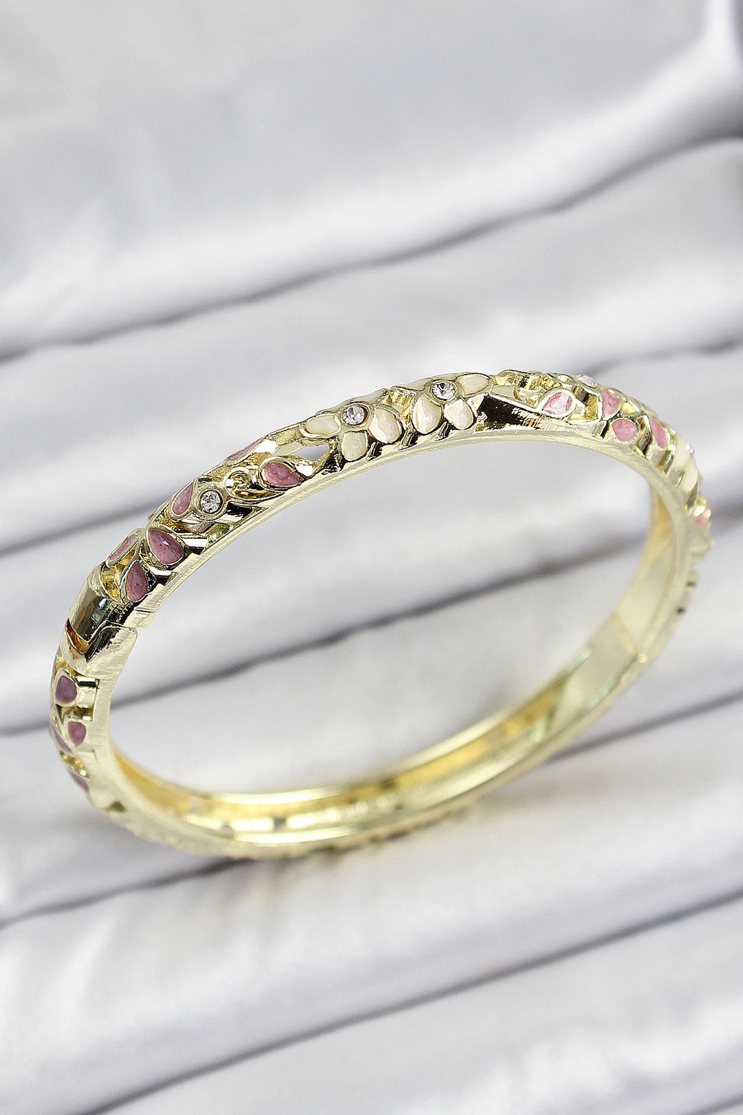 EBJ Mineli Brass Gold Color Pink Flower Patterned Women's Cuff - Majadahonda