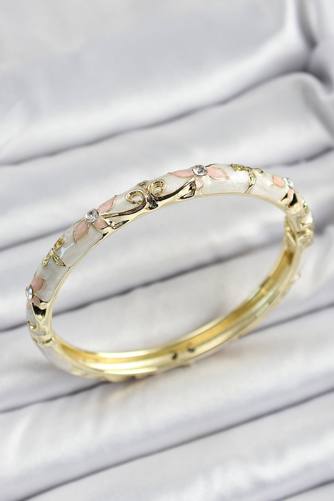 EBJ Mineli Rice Cream Bracelet with Flower Motif for Women - Breda