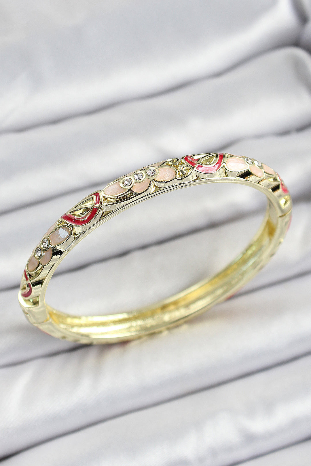 EBJ Mineli Pirinç Pembe Çiçek Motifli Kadın Kelepçe
Enamel Brass Pink Flower Motif Women's Cuff - Wildomar