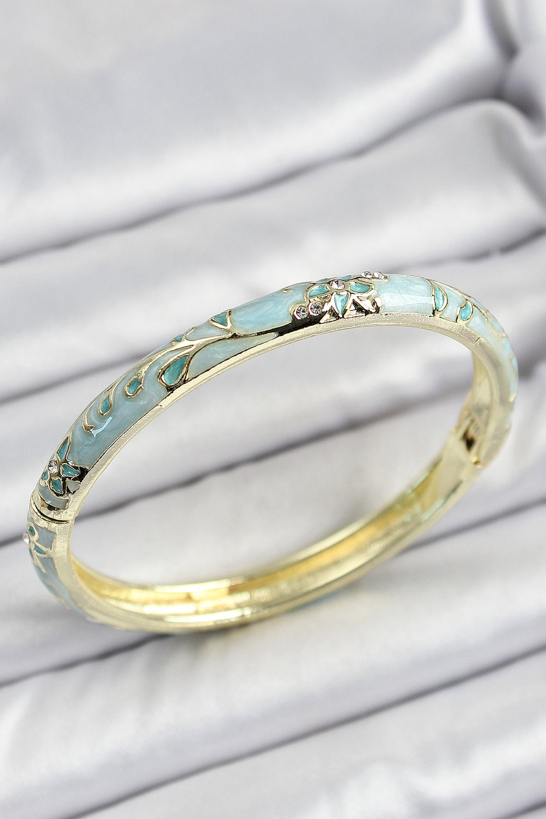 EBJ Mineli Rice Ice Blue Flower Patterned Women's Cuff - Bowling Green