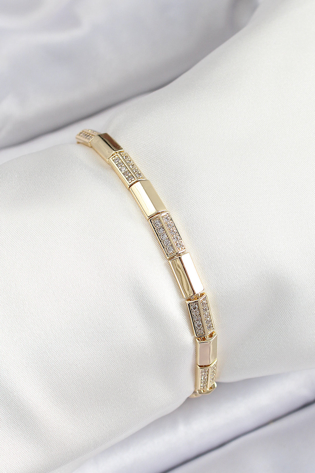 EBJ Rice Rectangle Model with Zircon Stone Gold Color VIP Series Women's Bracelet - Fafe