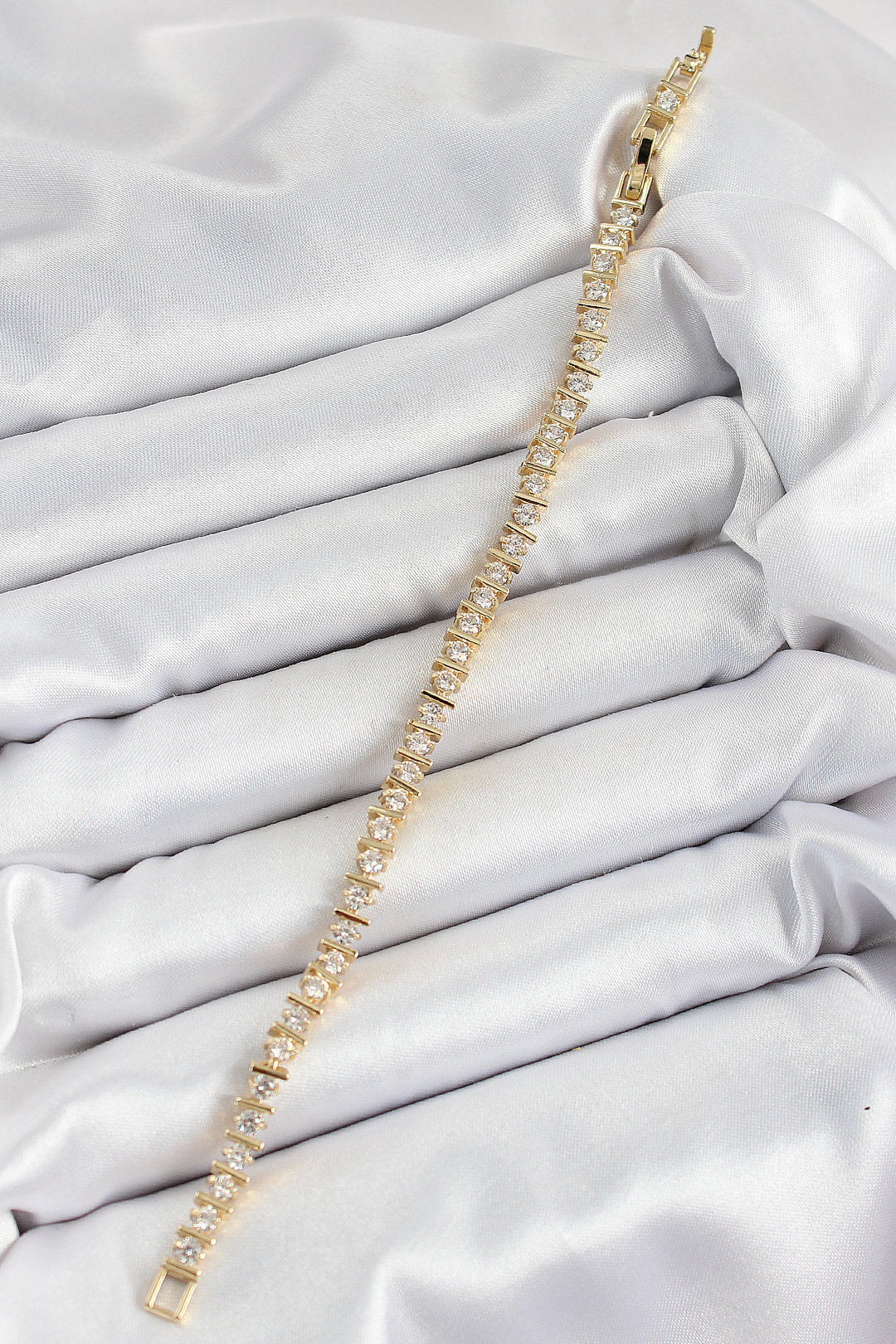 EBJ Rice Row Fence Model Zircon Stone Gold Color VIP Series Women's Bracelet - Paisley