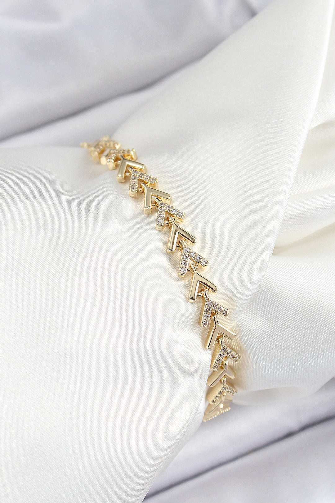 EBJ Rice Row Arrow Model Zircon Stone Gold Color VIP Series Women's Bracelet - Vasto