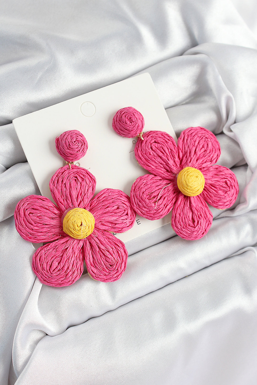 EBJ Rice Pink Daisy Pattern Gold Color Women's Straw Earrings - Valle de Santiago