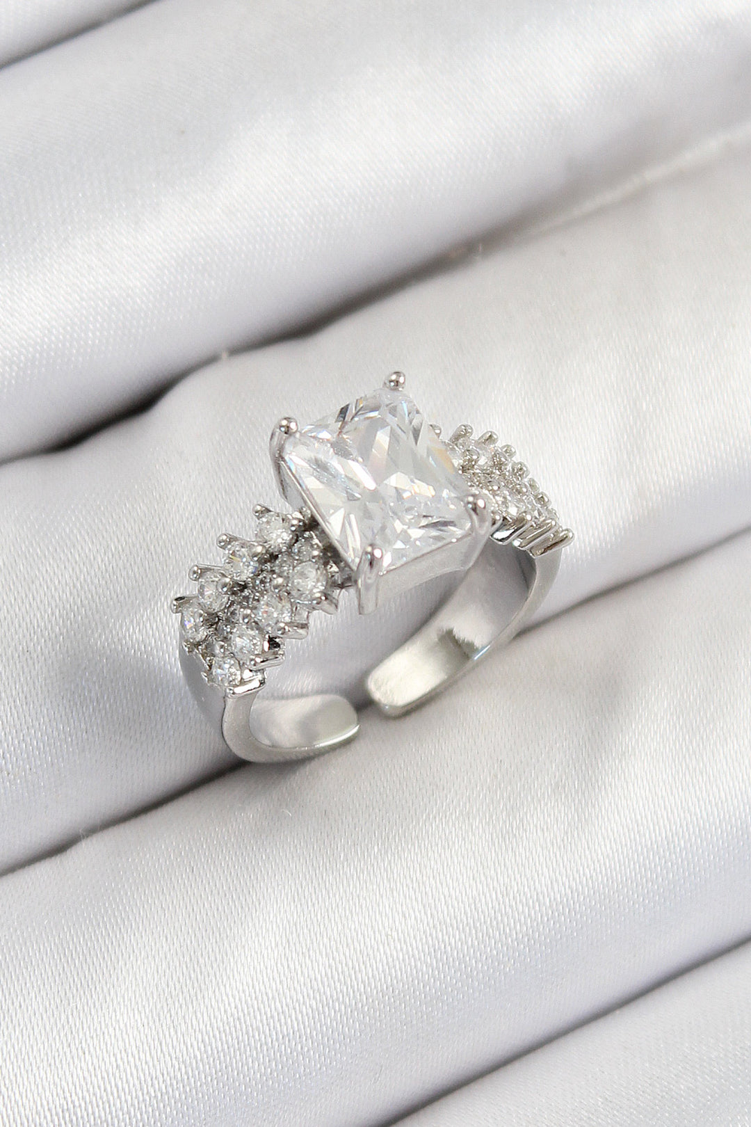 EBJ Rice Big Zircon Stone Model Silver Color Women's Ring - Zográfos
