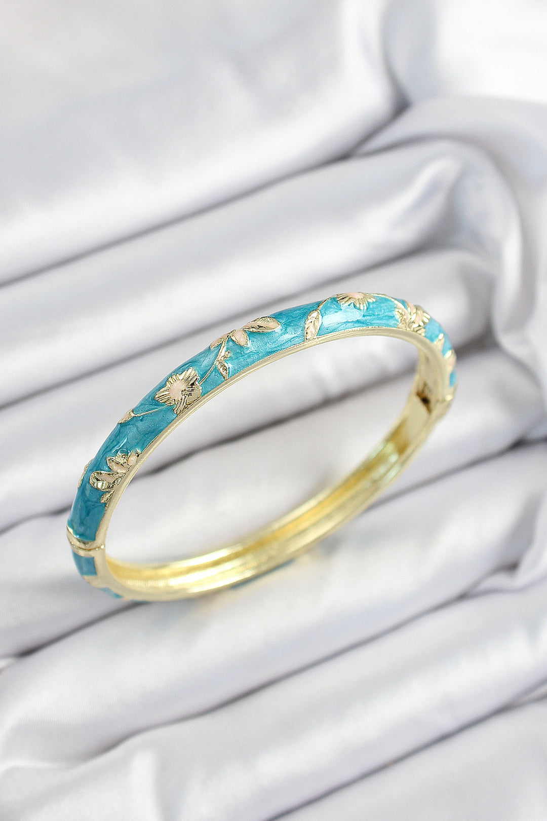 EBJ Mineli Pirinç Blue Flower Motif Gold Color Women's Cuff - Deurne