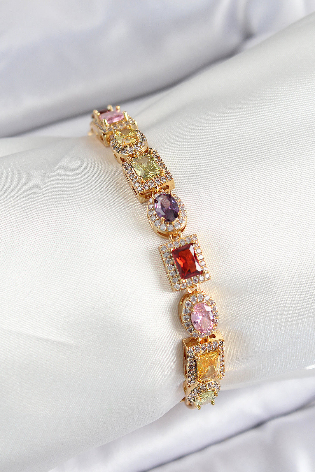 EBJ Rice Mixed Zircon Stone Baguette Model Gold Color VIP Series Women's Bracelet - Chaniá