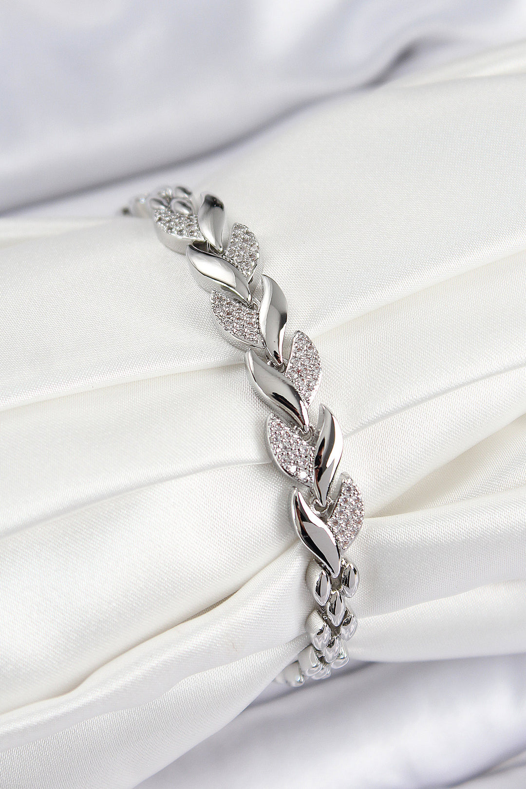 EBJ Silver Color Women's Bracelet with Rice Zircon Stone Fish Tail Design - Moline