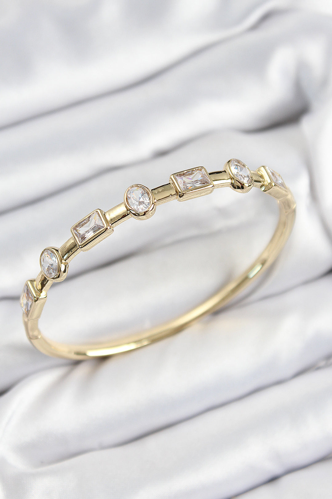 EBJ Rice Zircon Stone Geometric Model Gold Color Women's Cuff - St. Peters