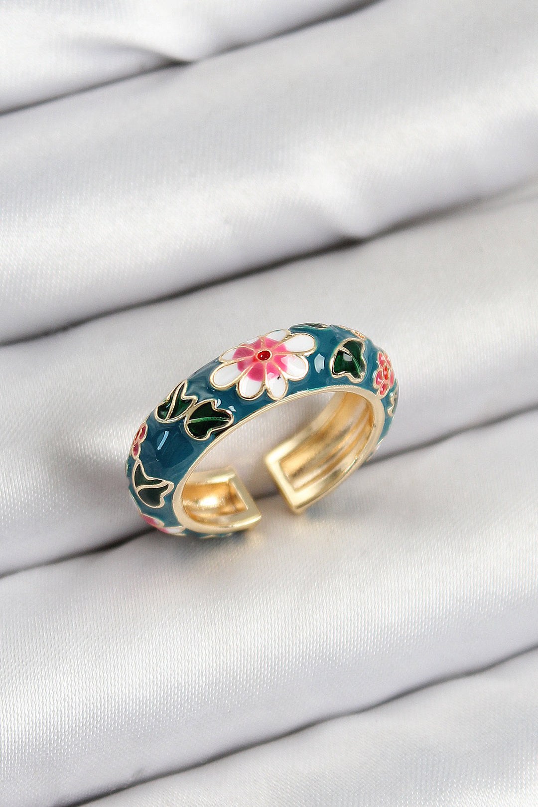 EBJ Rice Green Enamel Flower Motif Gold Color Adjustable Women's Ring - Irákleio