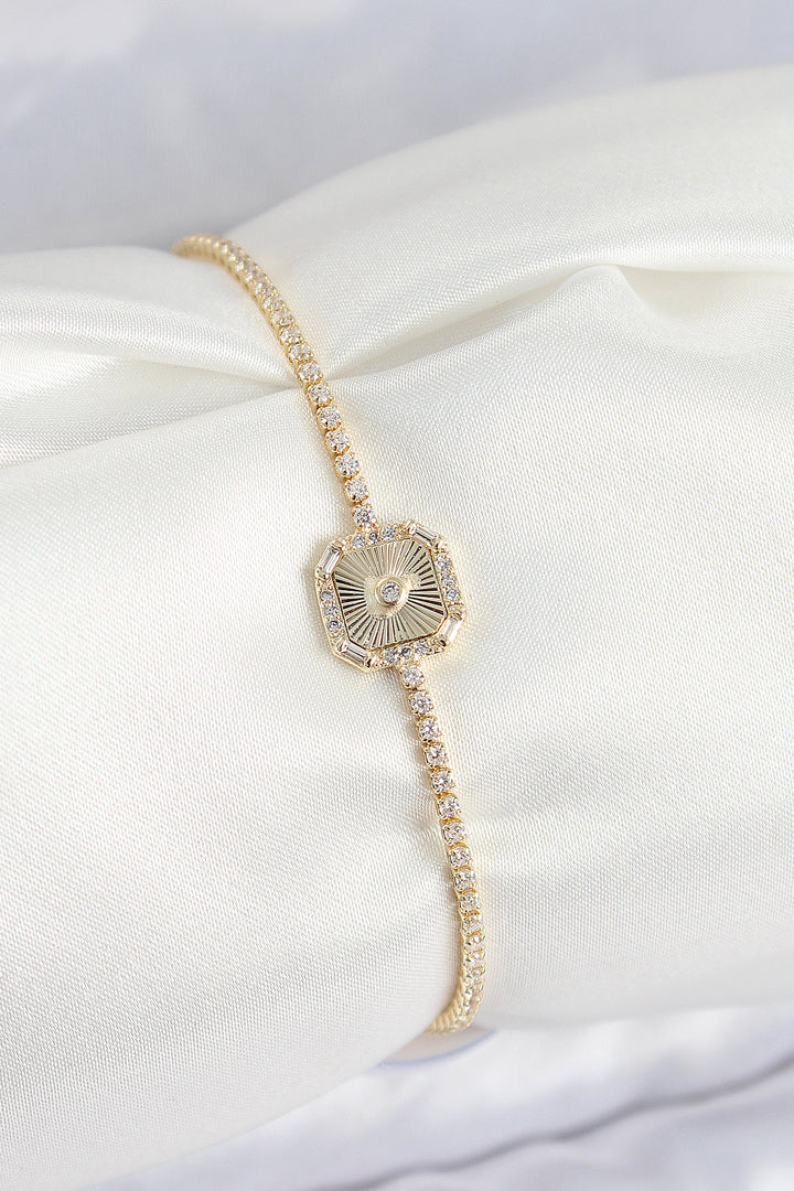 EBJ Rice Zircon Stone Square Model Gold Color Women's Bracelet - Miramar
