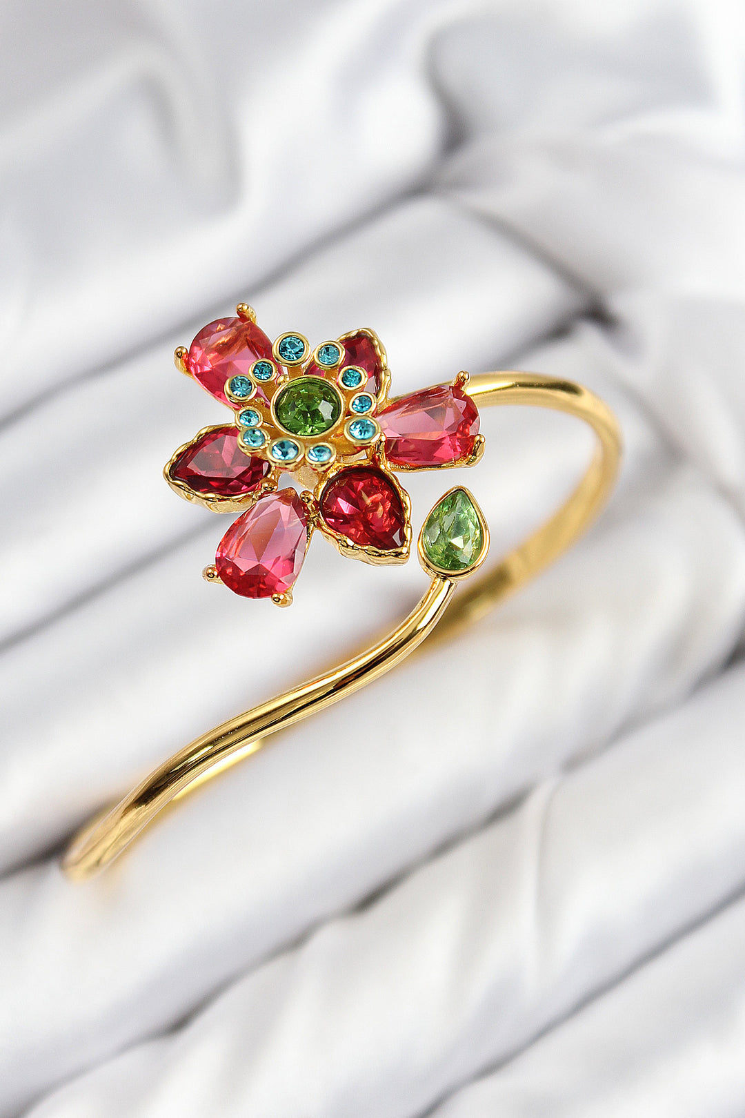 EBJ VIP Gold Color Women's Bracelet with Rice Zircon Stone Flower Design - Boca del Rio