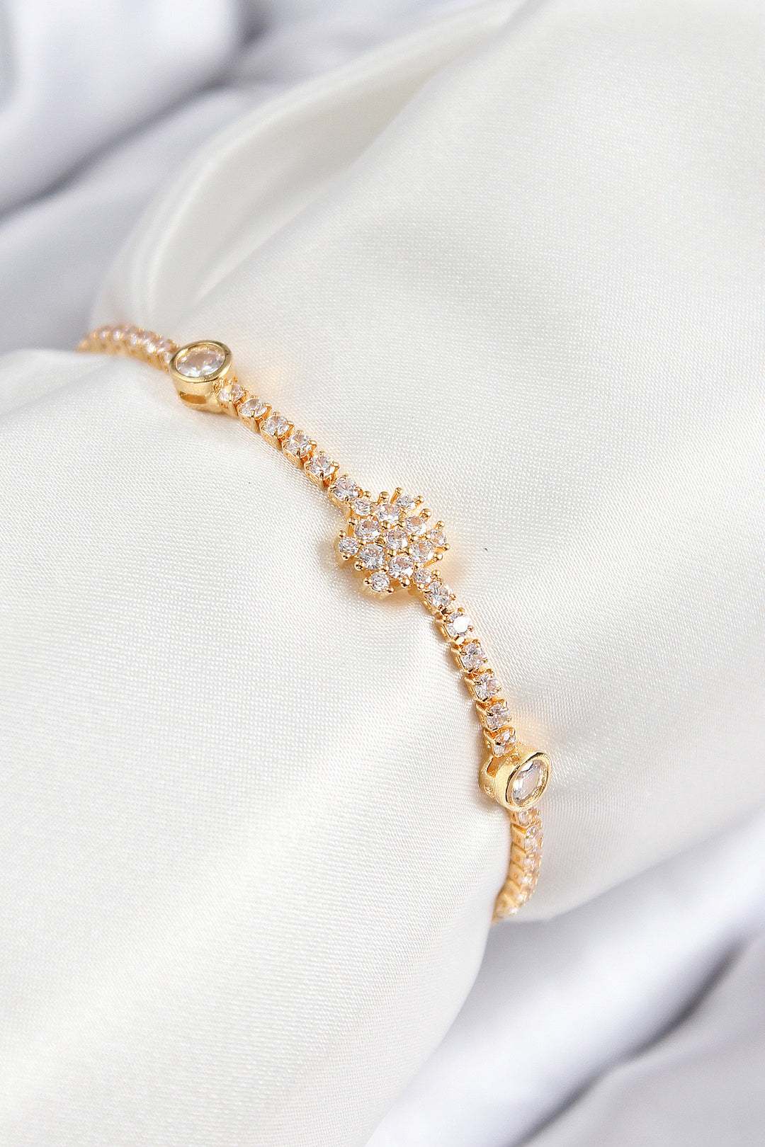 EBJ Rice Zircon Stone Snowflake Model Gold Color Elevator Women's Bracelet - St. Cloud