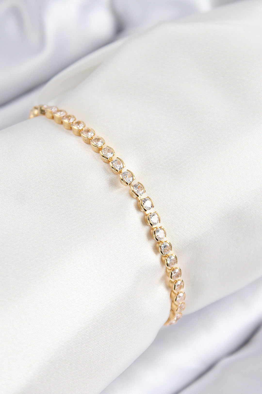 EBJ Rice Zircon Stone Sequined Model Gold Color Elevator Women's Bracelet - San Dimas