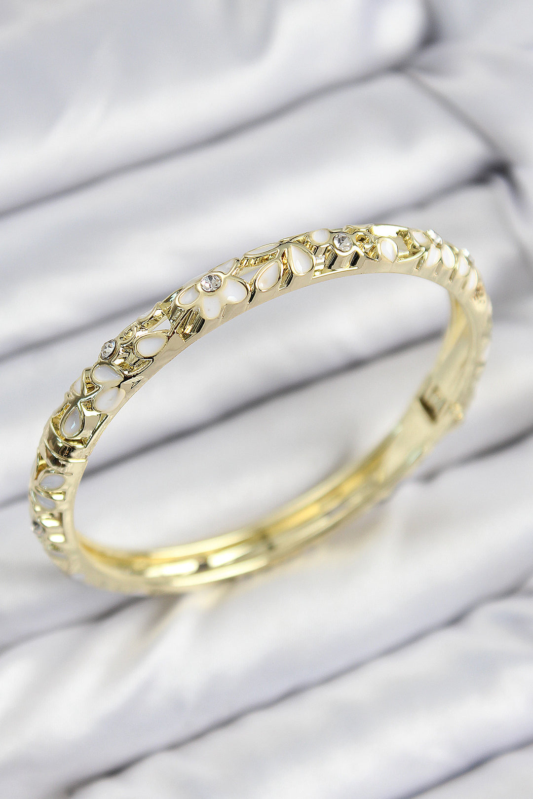 EBJ Gold Bracelet for Women with White Flower Motif with Mineli Rice Zircon Stone - Altamonte Springs