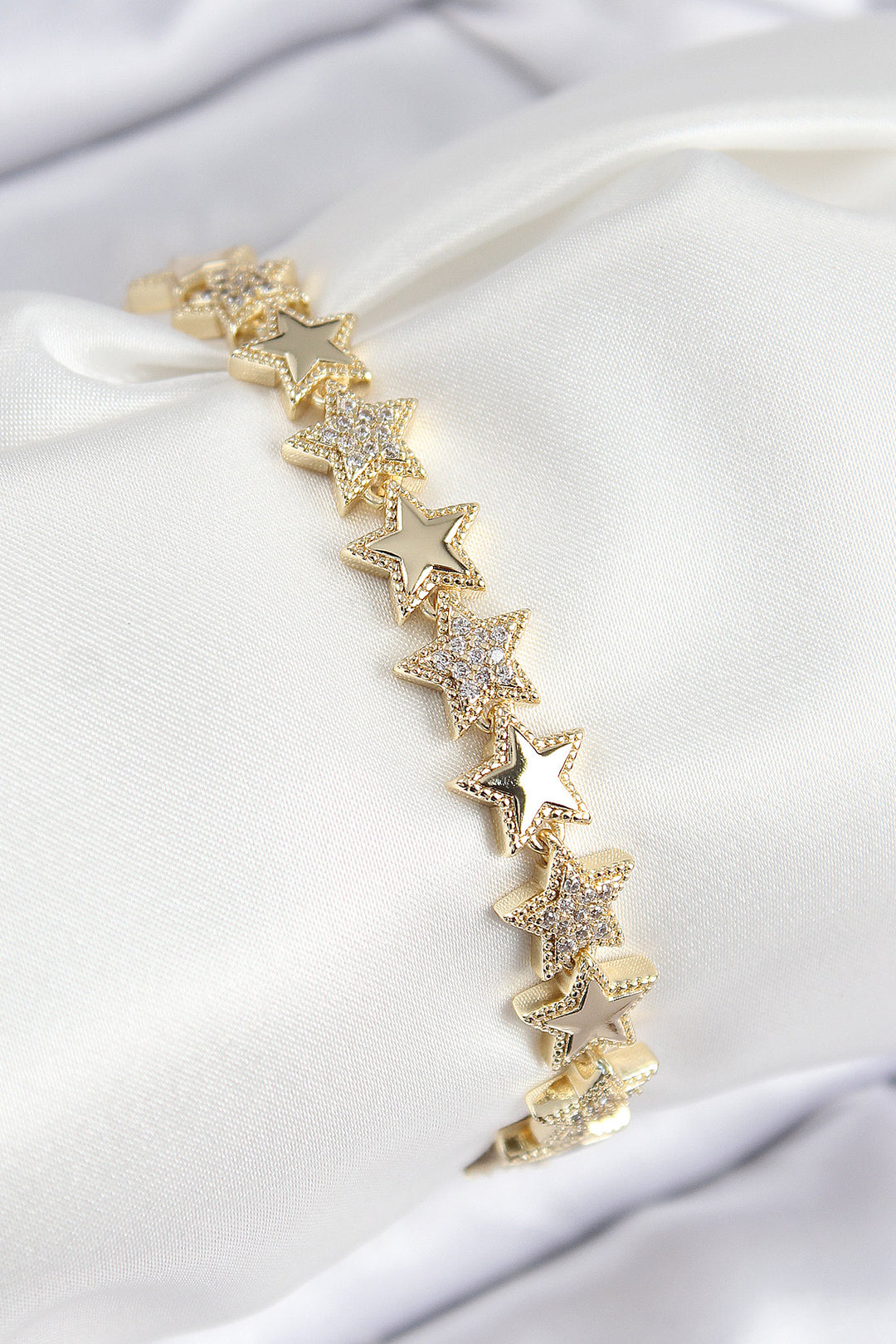 EBJ VIP Gold Color Women's Bracelet with Star Model Rice Zircon Stone - Valle de Santiago