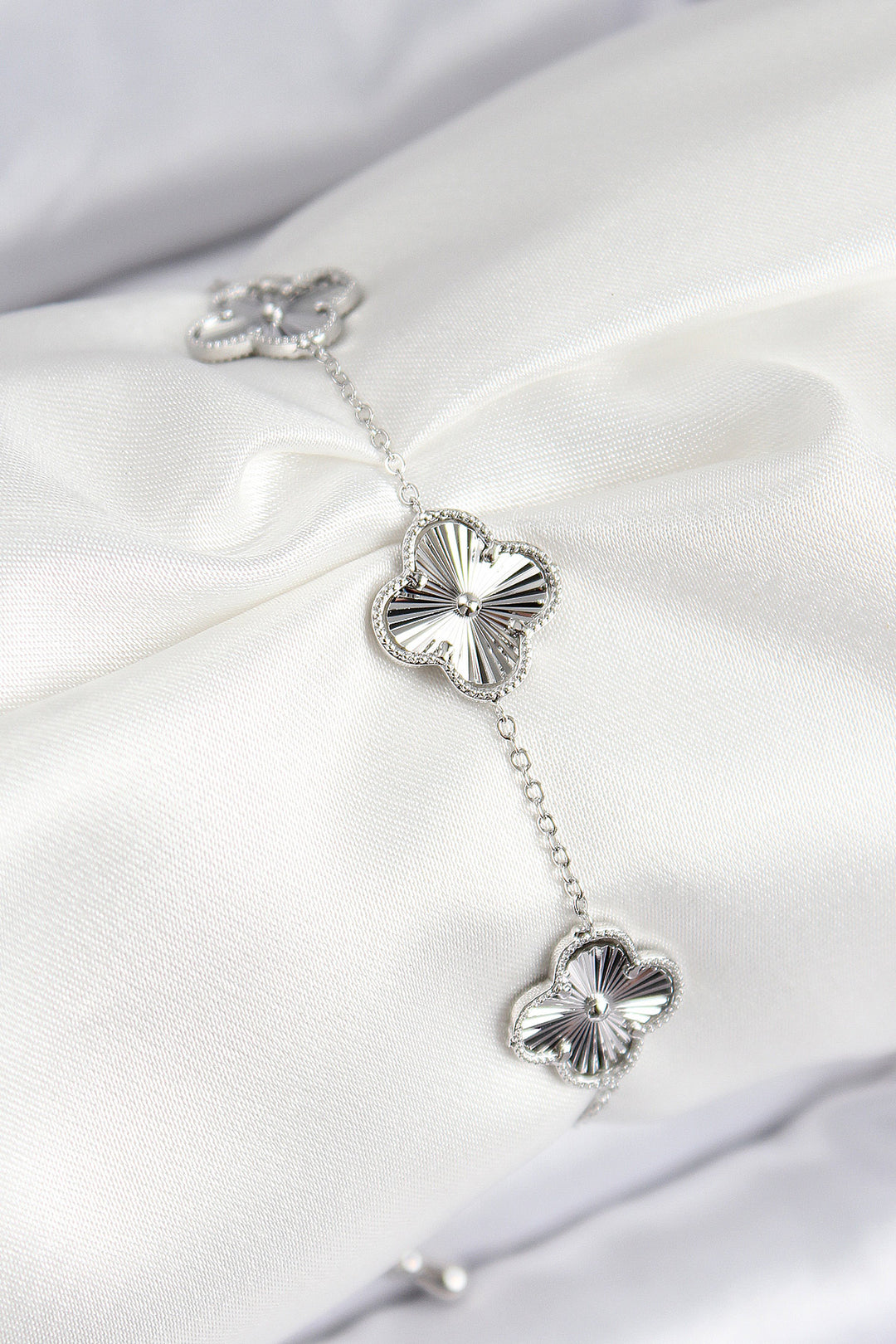 EBJ VIP Rice Clover Model Silver Color Women's Bracelet - Granada