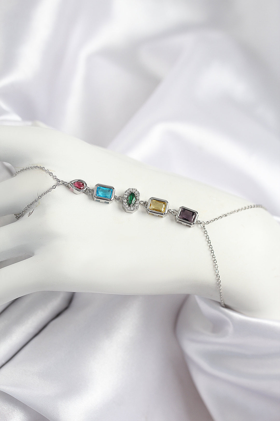 EBJ Silver Color Şahmeran Model with Rice Colored Zircon Stone - Tbilisi