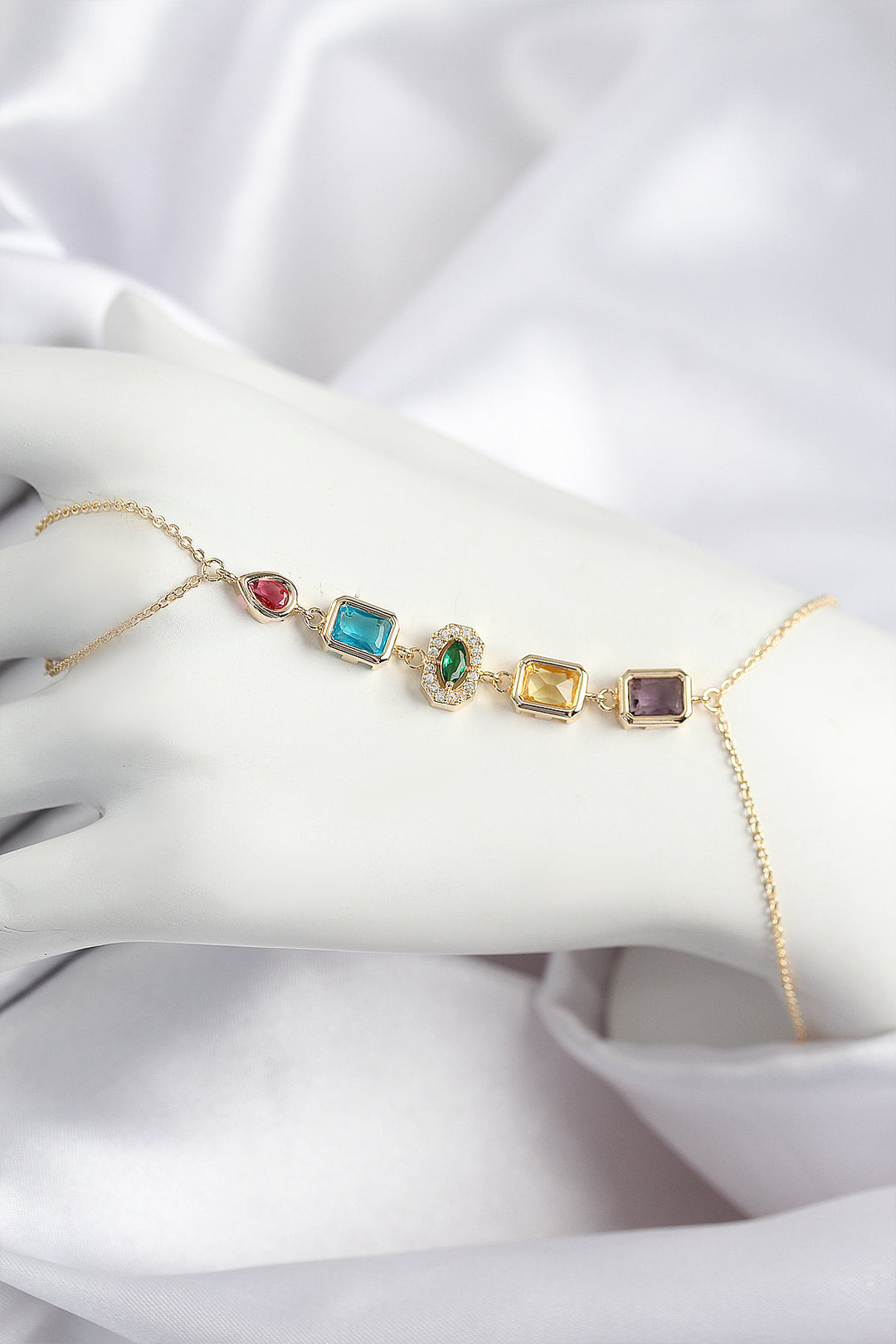EBJ Zircon Stone Model in Rice Color Gold Color Şahmeran - Francavilla Fontana