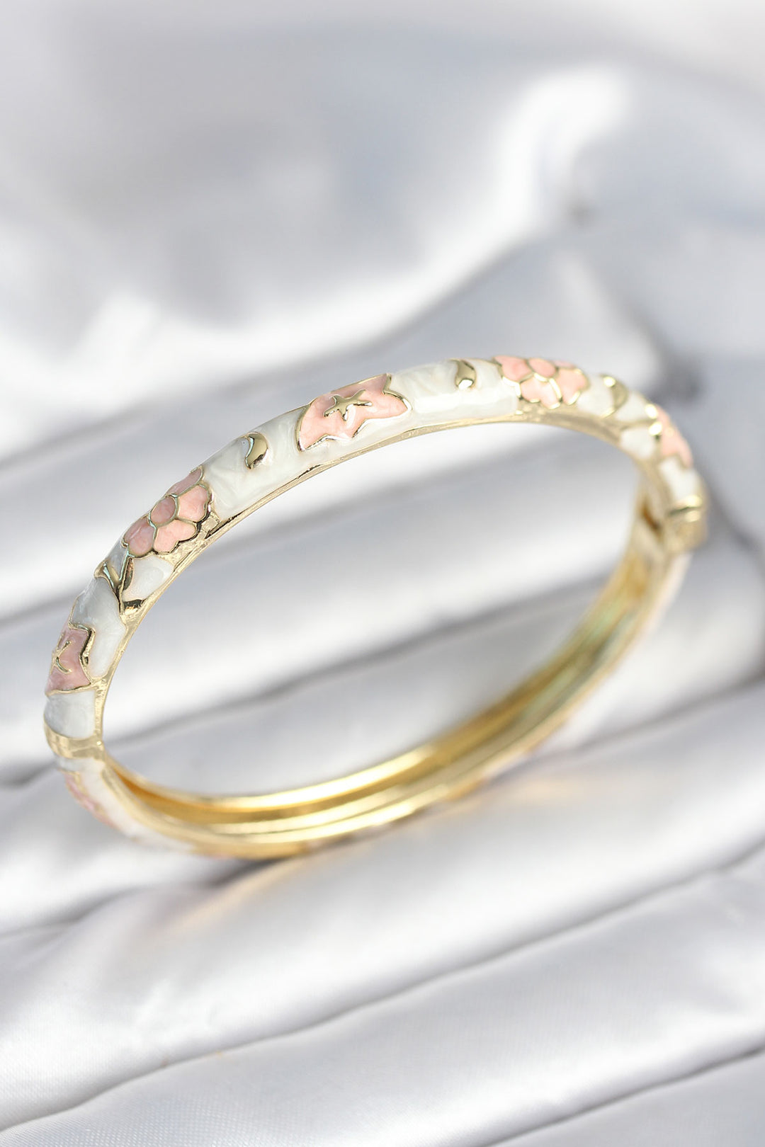 EBJ White Pink Color Detailed Enamel Bracelet - Villena
