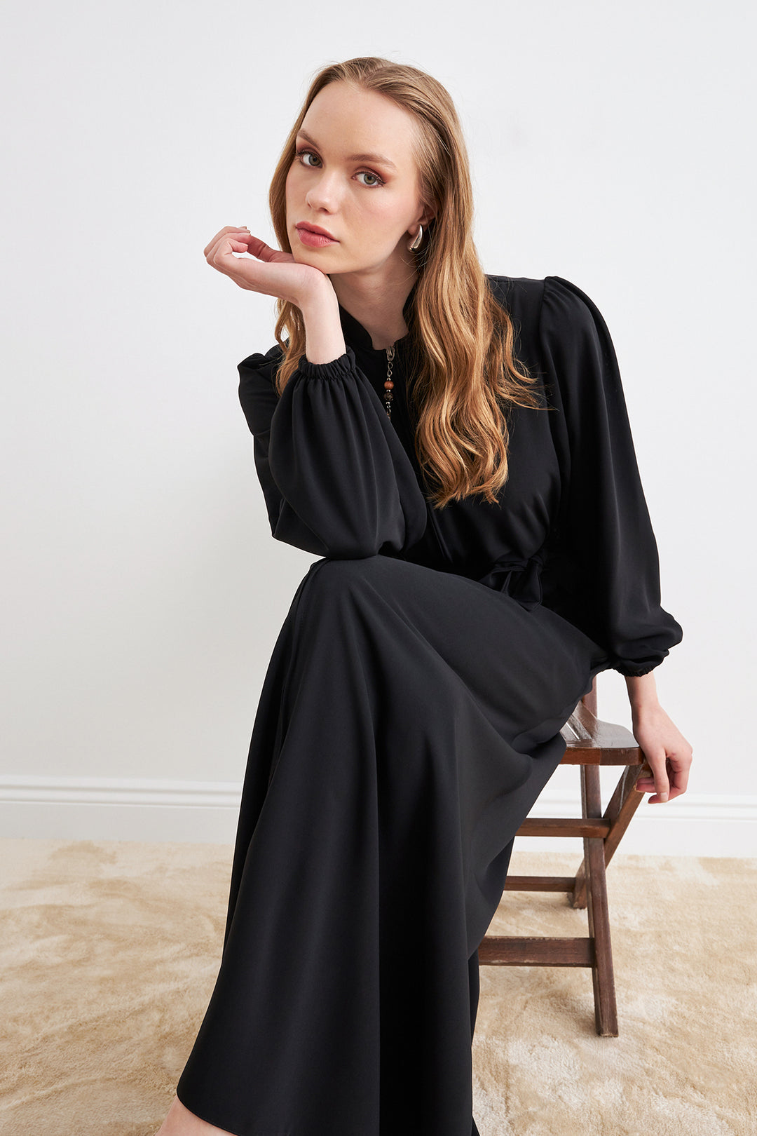 ZRF Women Belted Abaya - Black - West Orange