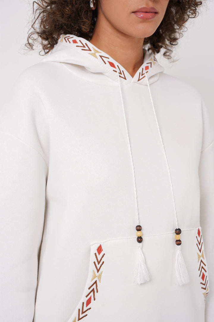 BGD Women Embroidered Oversize Sweatshirt - White - Castelo Branco