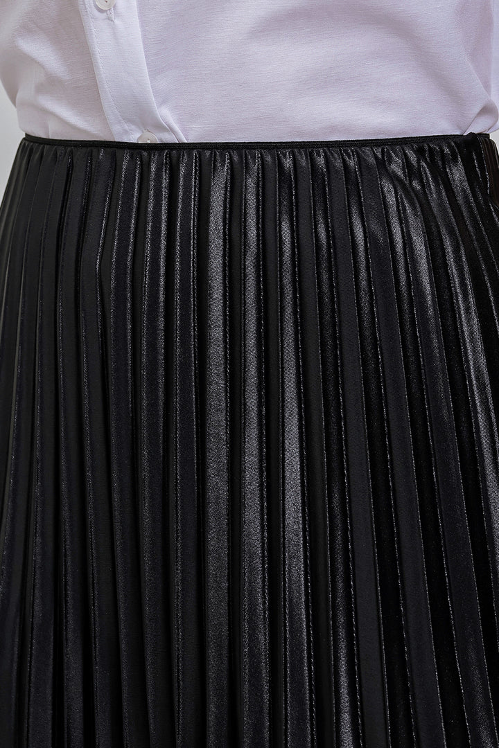 BGD Women Faux Leather Pleated Skirt - Black - Torre Annunziata