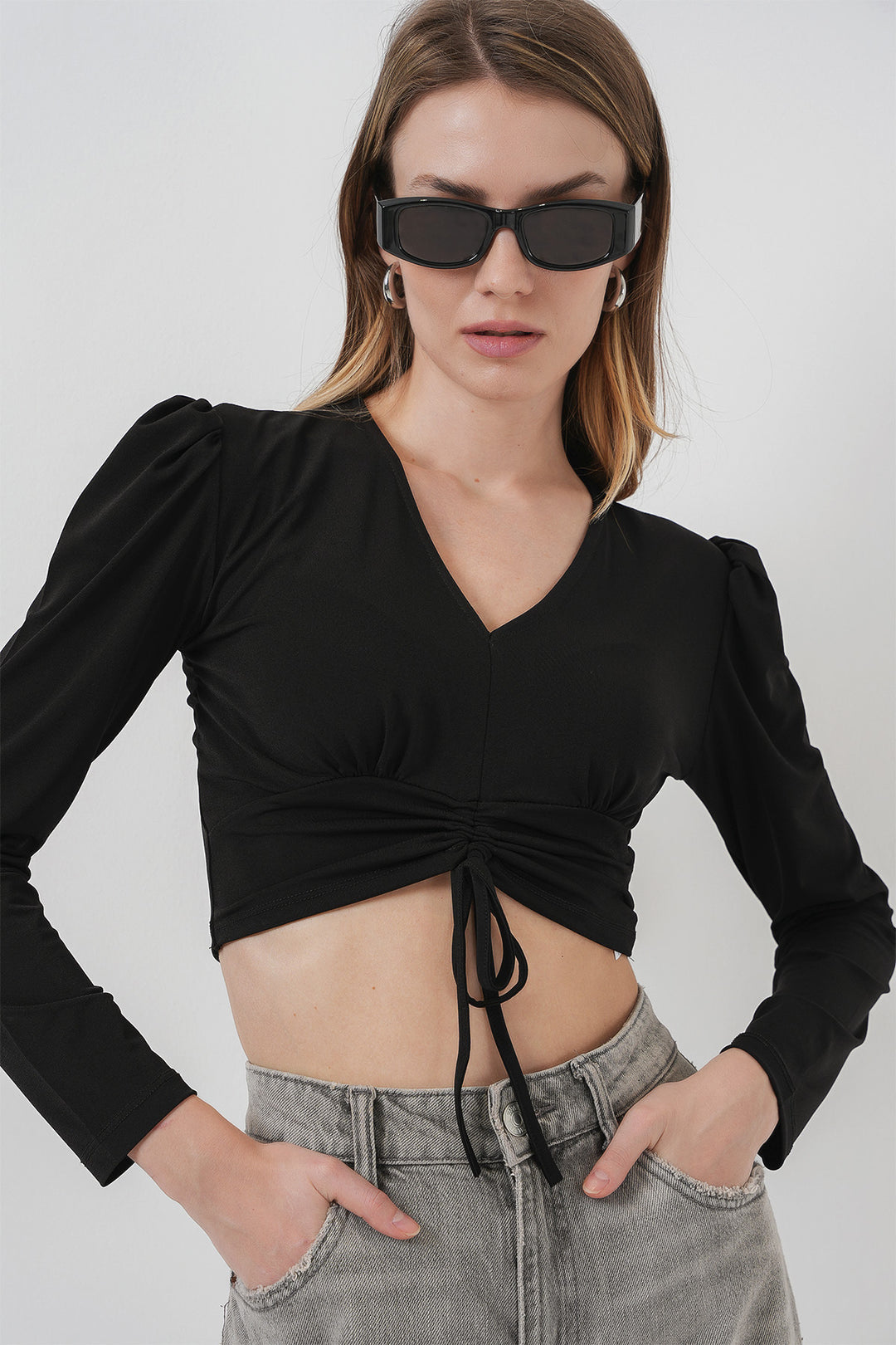 BGD Women Sandy Crop Blouse - Black - Whitney