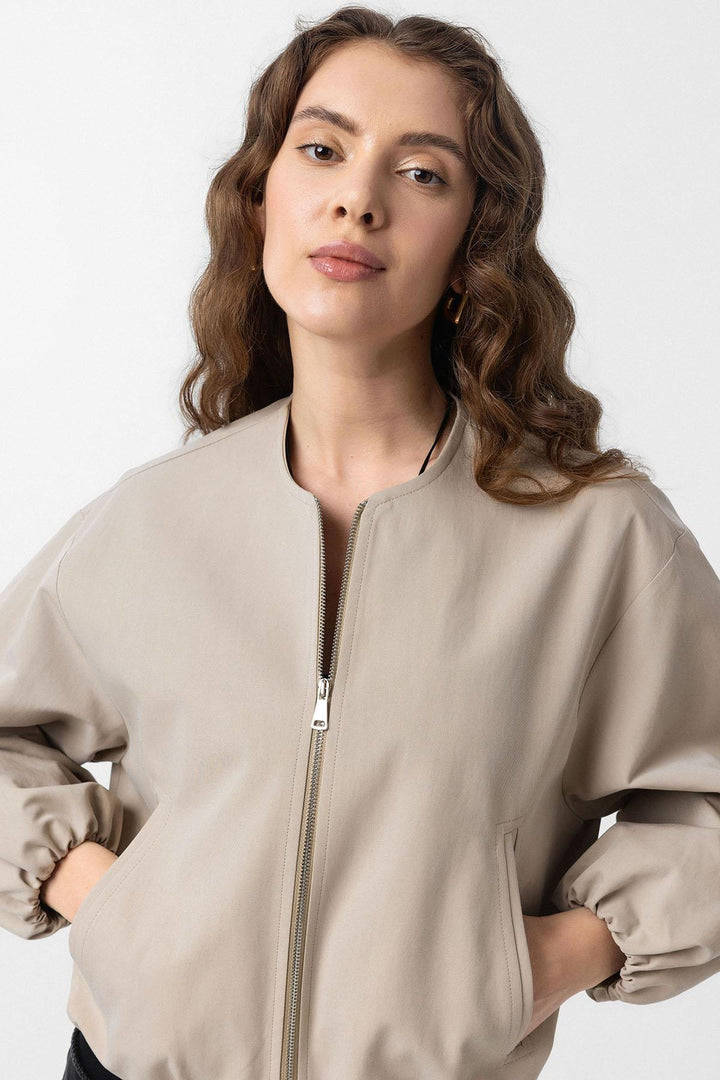 ANT Antioch Bej Crop Women's Bomber Jacket - Pavlohrad