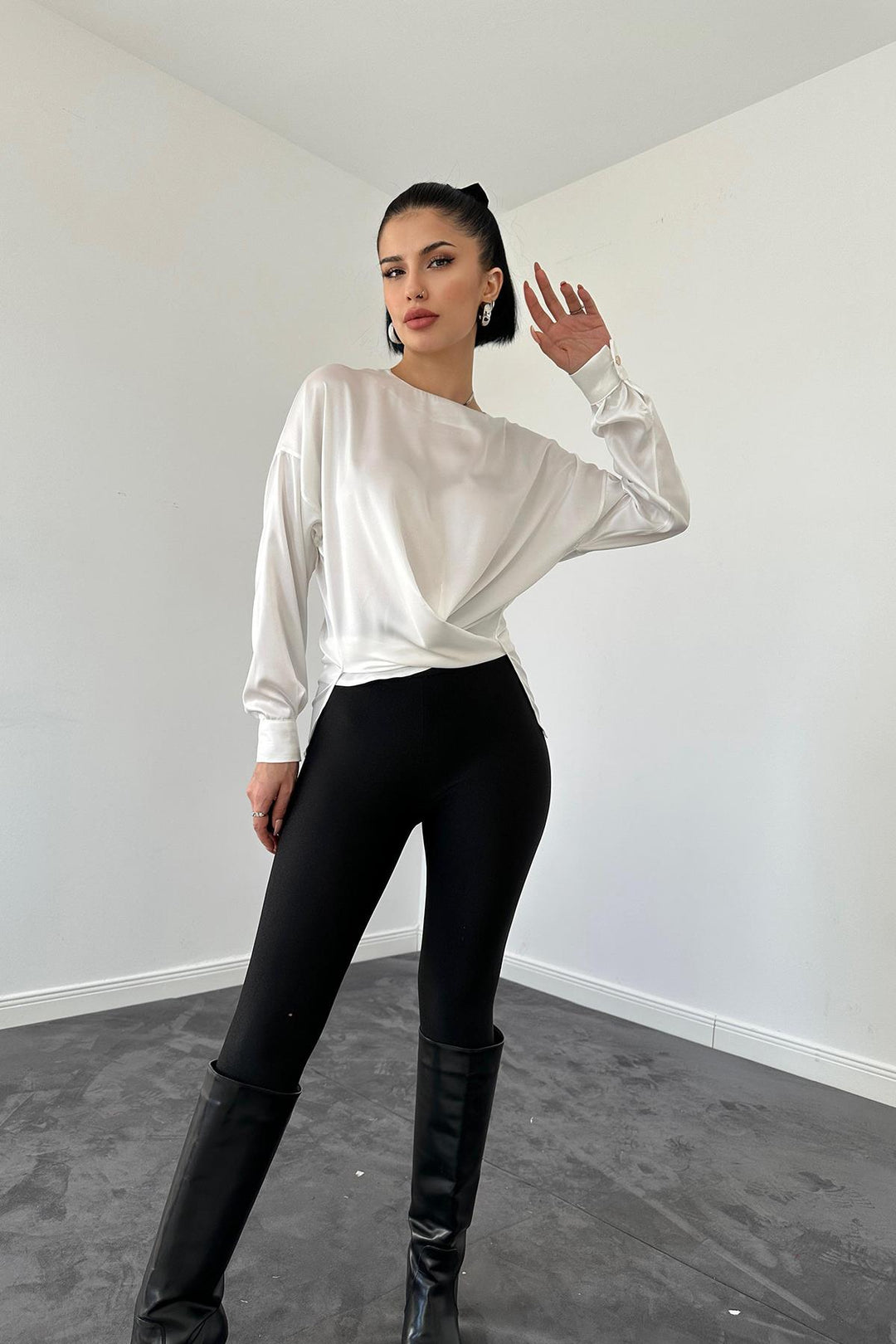 ELS Bicycle Collar Blouse - White - Dordrecht