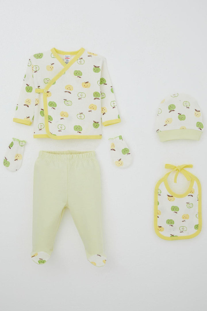BRE Breeze Baby Boy Hospital Exit 5-Piece Cute Little Apple Patterned 0-3 Months, Ecru - Cartagena