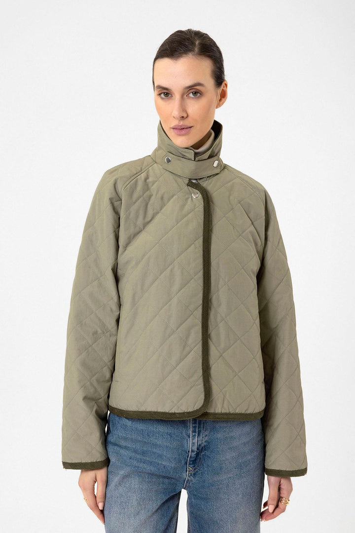 ANT Antioch Haki Women's Quilted Jacket with Polo Collar - Lawrence