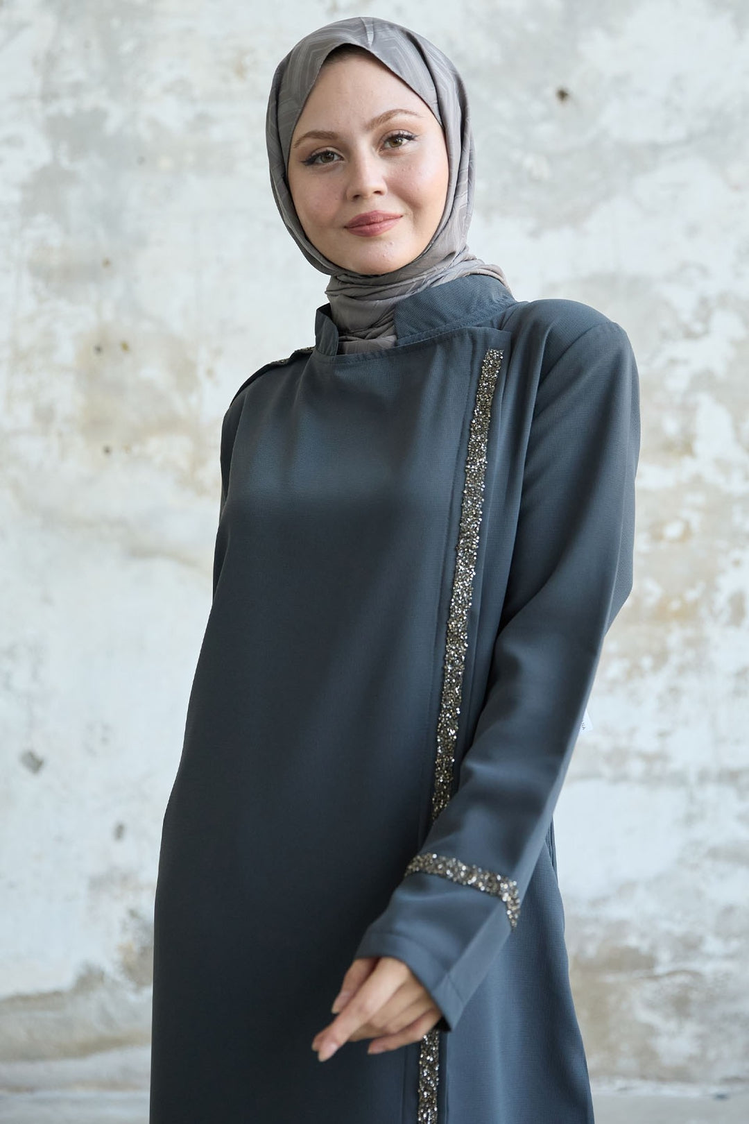MDS Women Stone-embellished Anthracite Abaya with Collar and Front Scarf - Ciudad Constitución