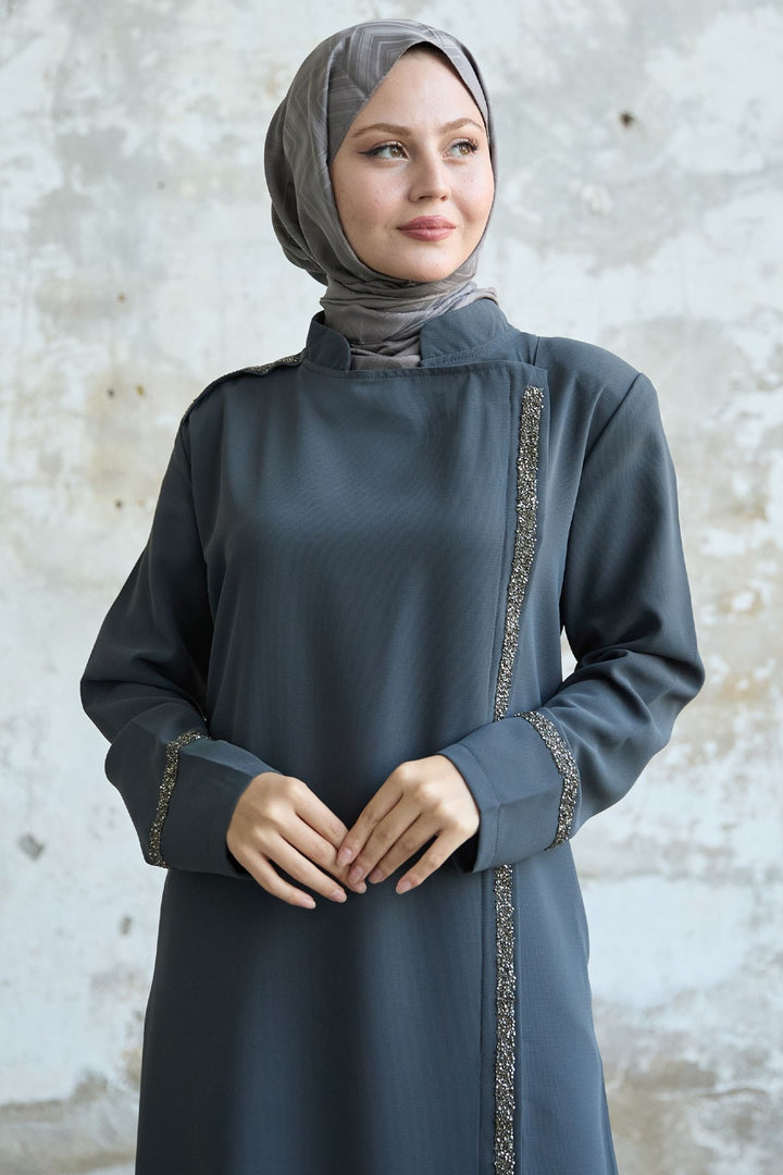 MDS Women Stone-embellished Anthracite Abaya with Collar and Front Scarf - Ciudad Constitución