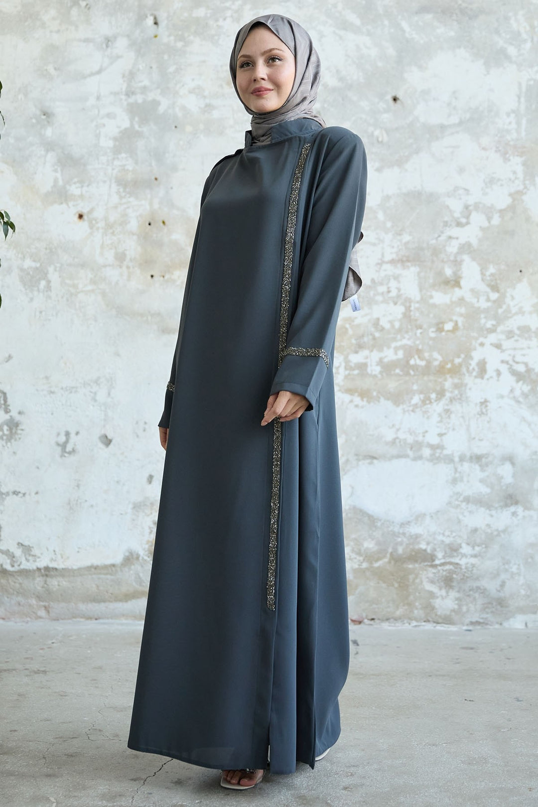 MDS Women Stone-embellished Anthracite Abaya with Collar and Front Scarf - Ciudad Constitución
