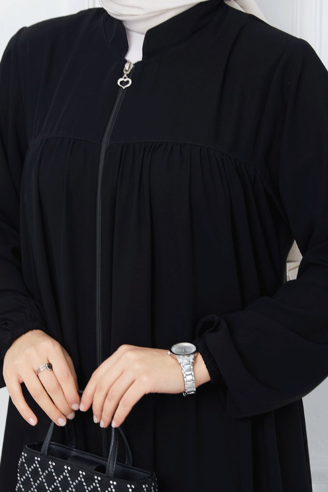 MDS Women Pleated Medina Silk Abaya - Black - Saint-Ouen