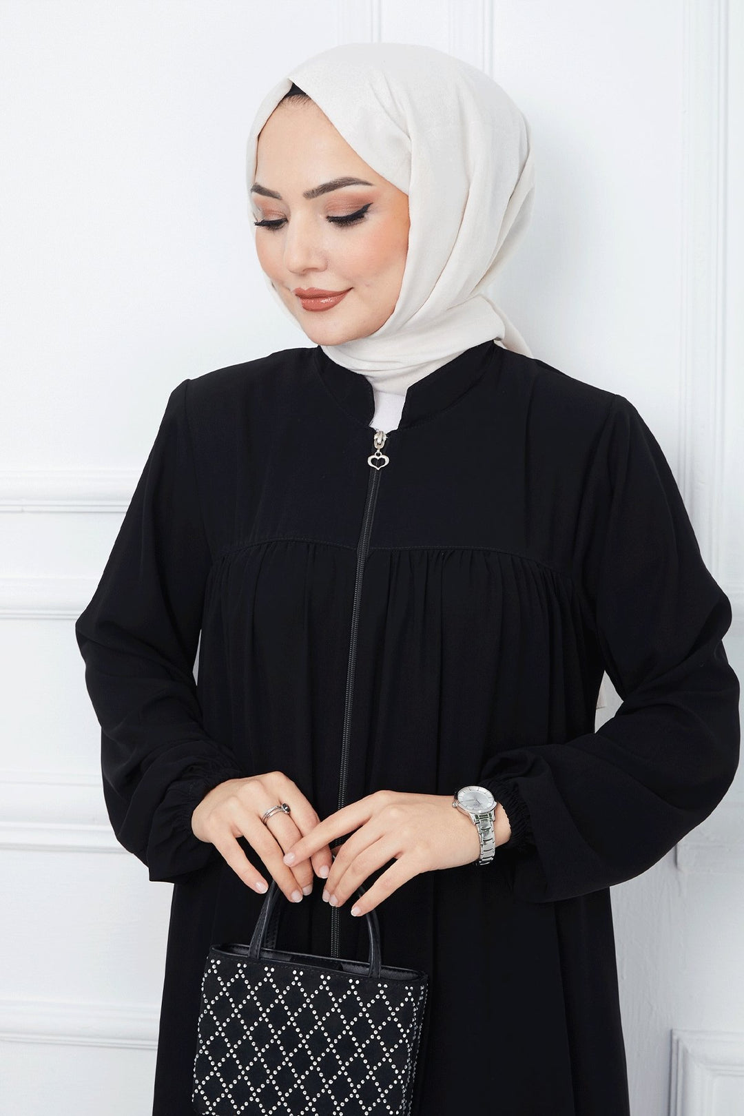 MDS Women Pleated Medina Silk Abaya - Black - Saint-Ouen
