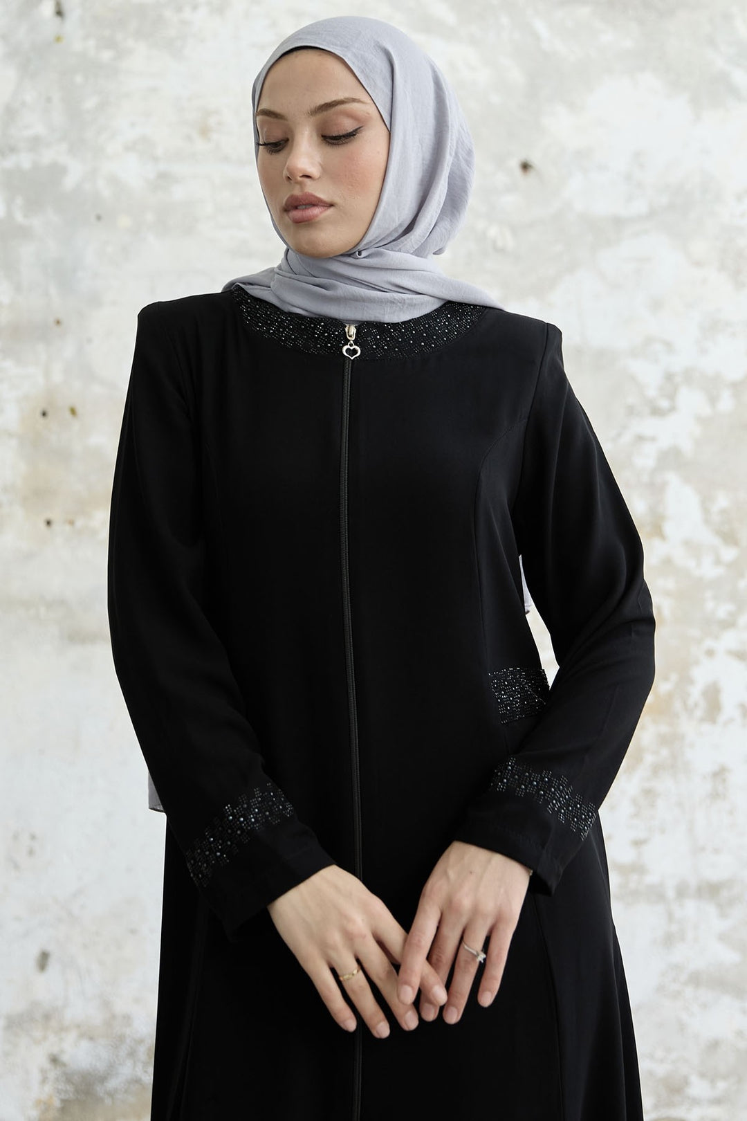 MDS Women Stone-embellished Abaya with Collar and Sleeves - Black - Varash