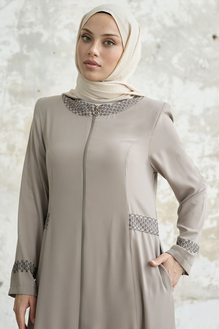 MDS Women Stone-embellished Abaya with Collar and Sleeves - Beige - Vélez-Málaga