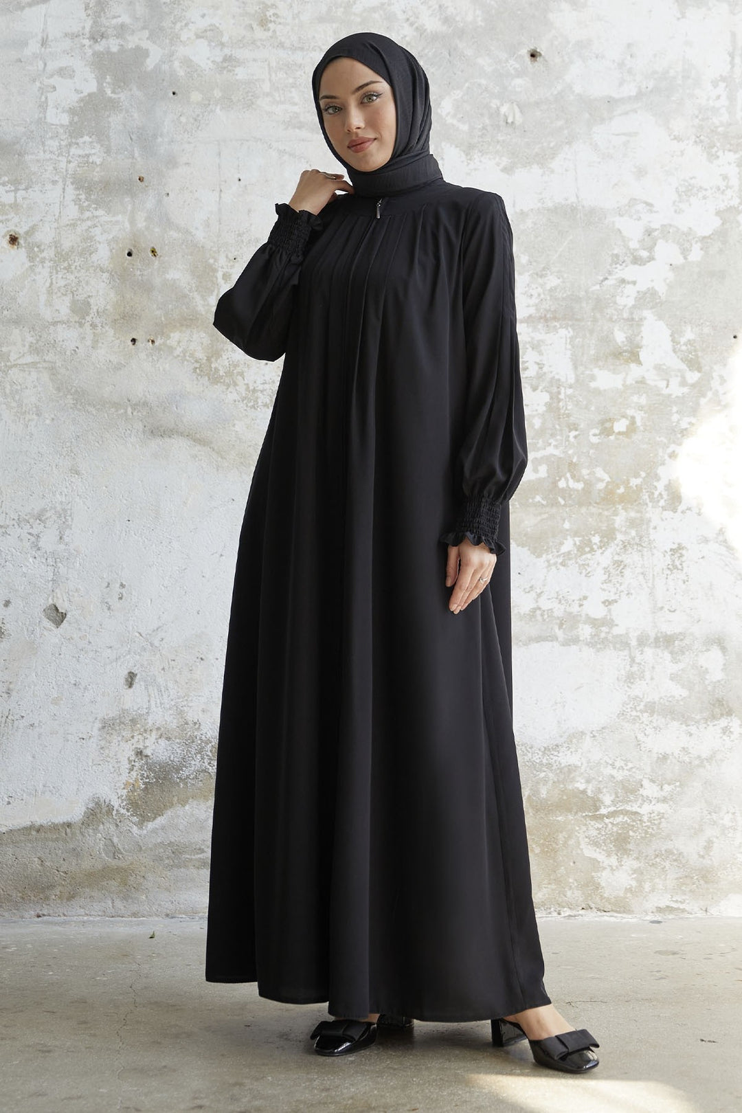 MDS Women Pleated Detail Ruched Abaya - Black - Liverpool