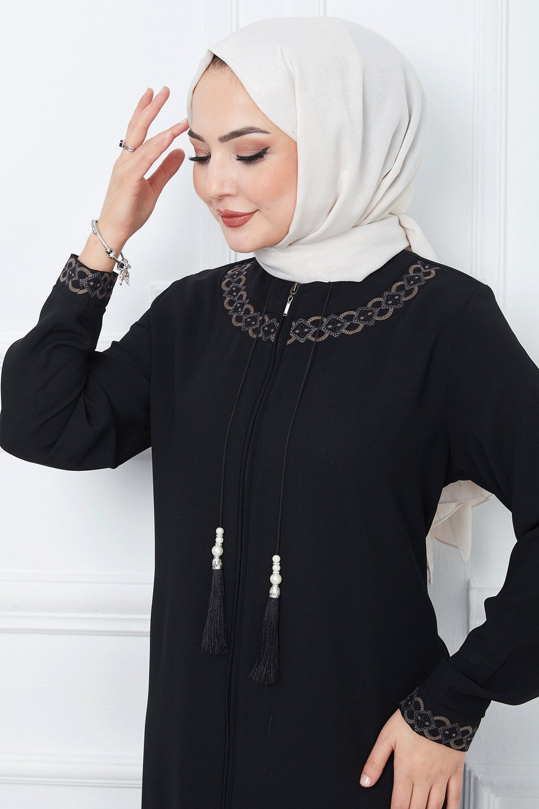 MDS Women Embroidered Pattern Honeycomb Fabric Abaya - Black - South Whittier